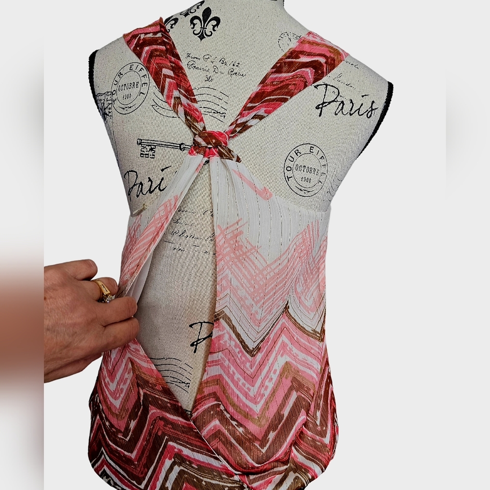 Guess Chevron Coral Sleeveless Top Size Medium - Picture 7 of 14